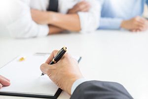 Schiedsverfahren: Unterschied zur Mediation